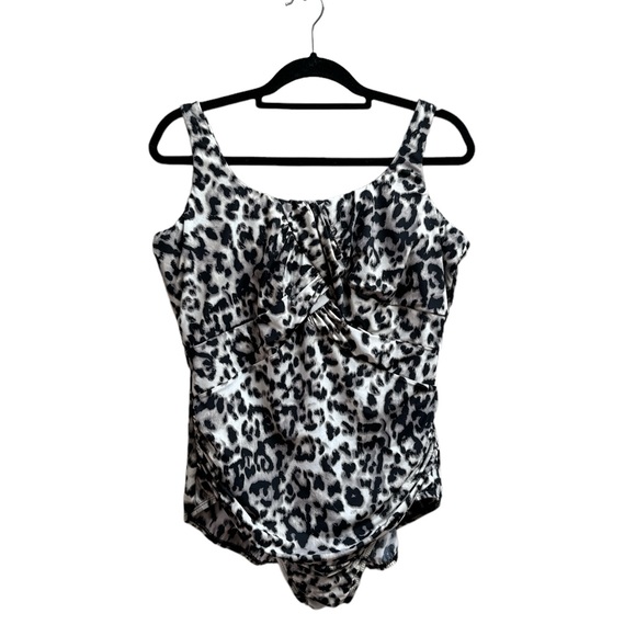 Lands’ End 16W G Women’s Leopard
Print One Piece Swimsuit
Swimming Beach Pool - Picture 1 of 12